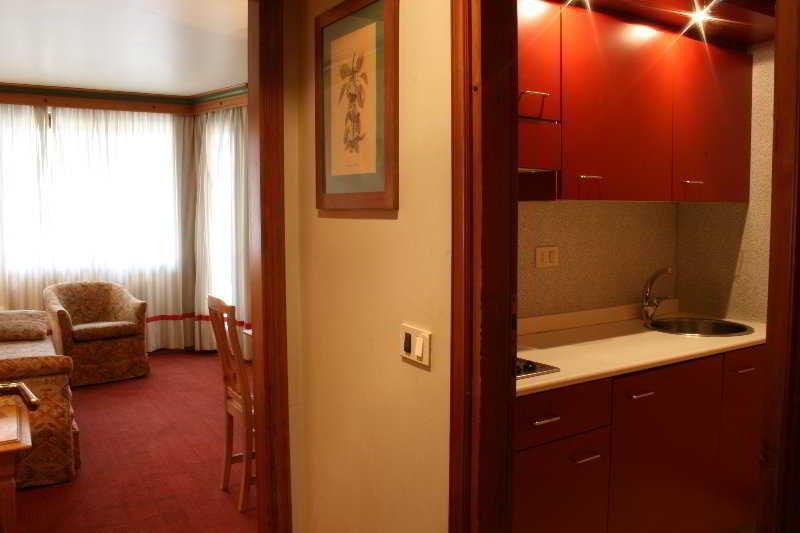 Rta Hotel Catturani Madonna Extérieur photo